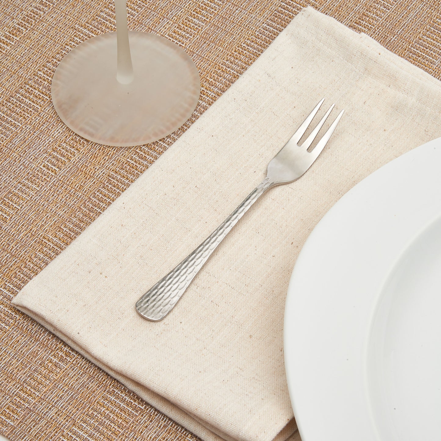 0023-07 - Caspian Oyster Fork, 18/0 Medium Weight