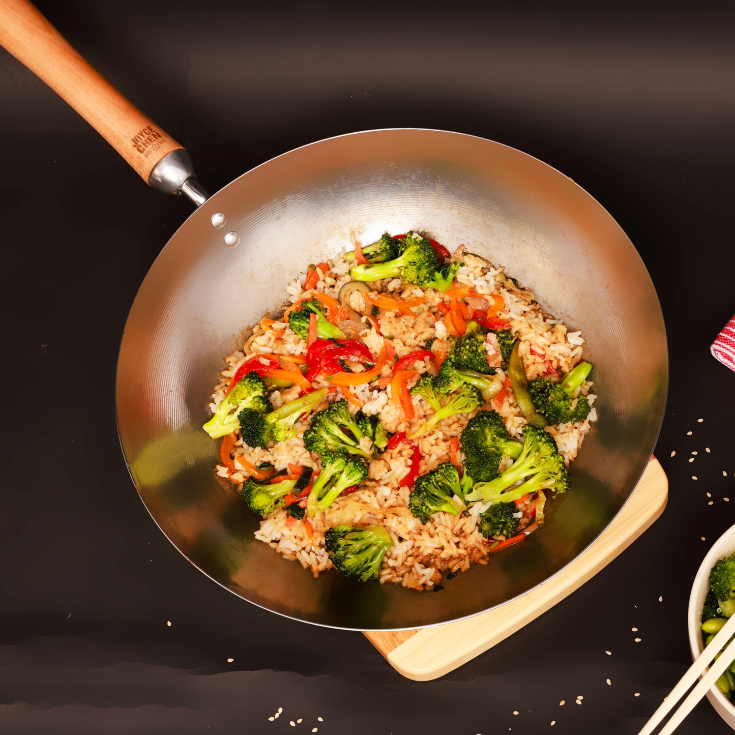 J21-9979 - Joyce Chen Uncoated Carbon Steel Stir Fry Pan with Birch Handle, 12"