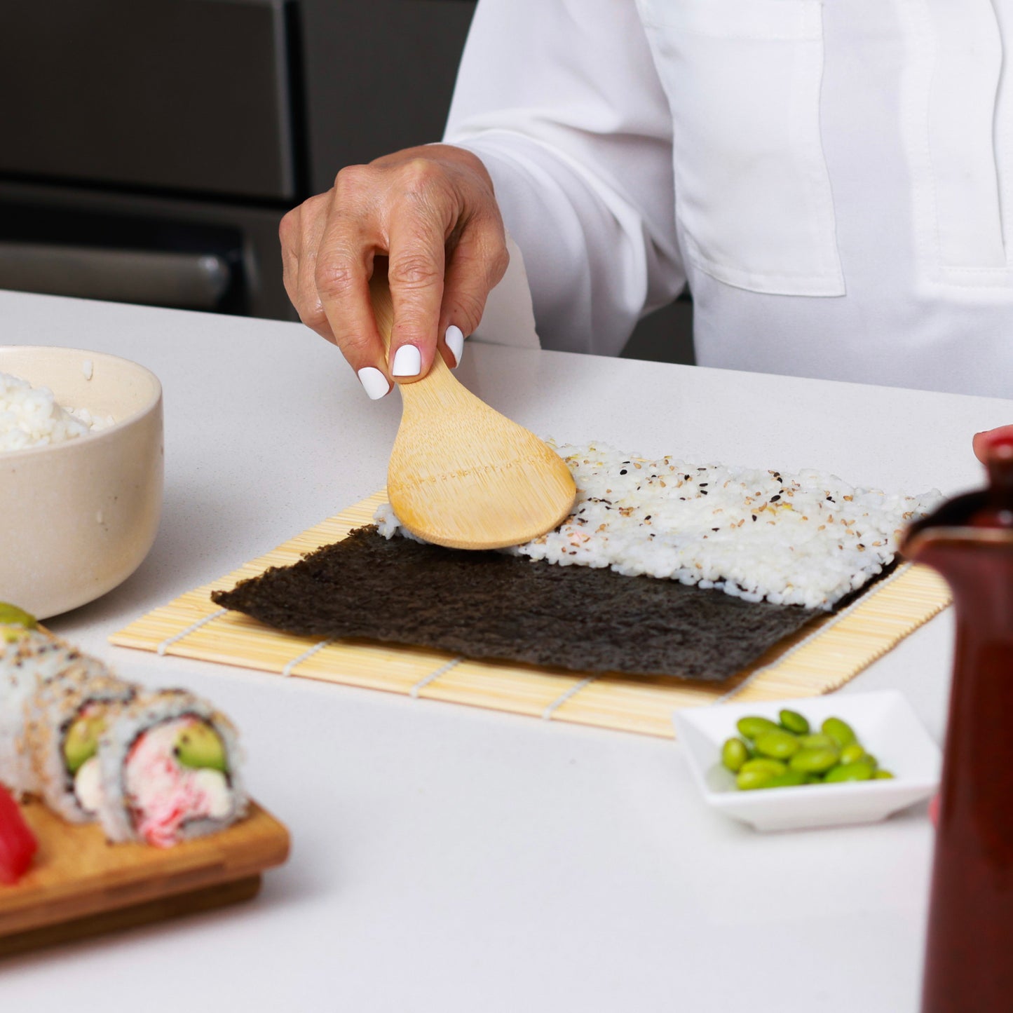 J33-0022 - Joyce Chen 2-Piece Sushi Making Kit with Sushi Roller