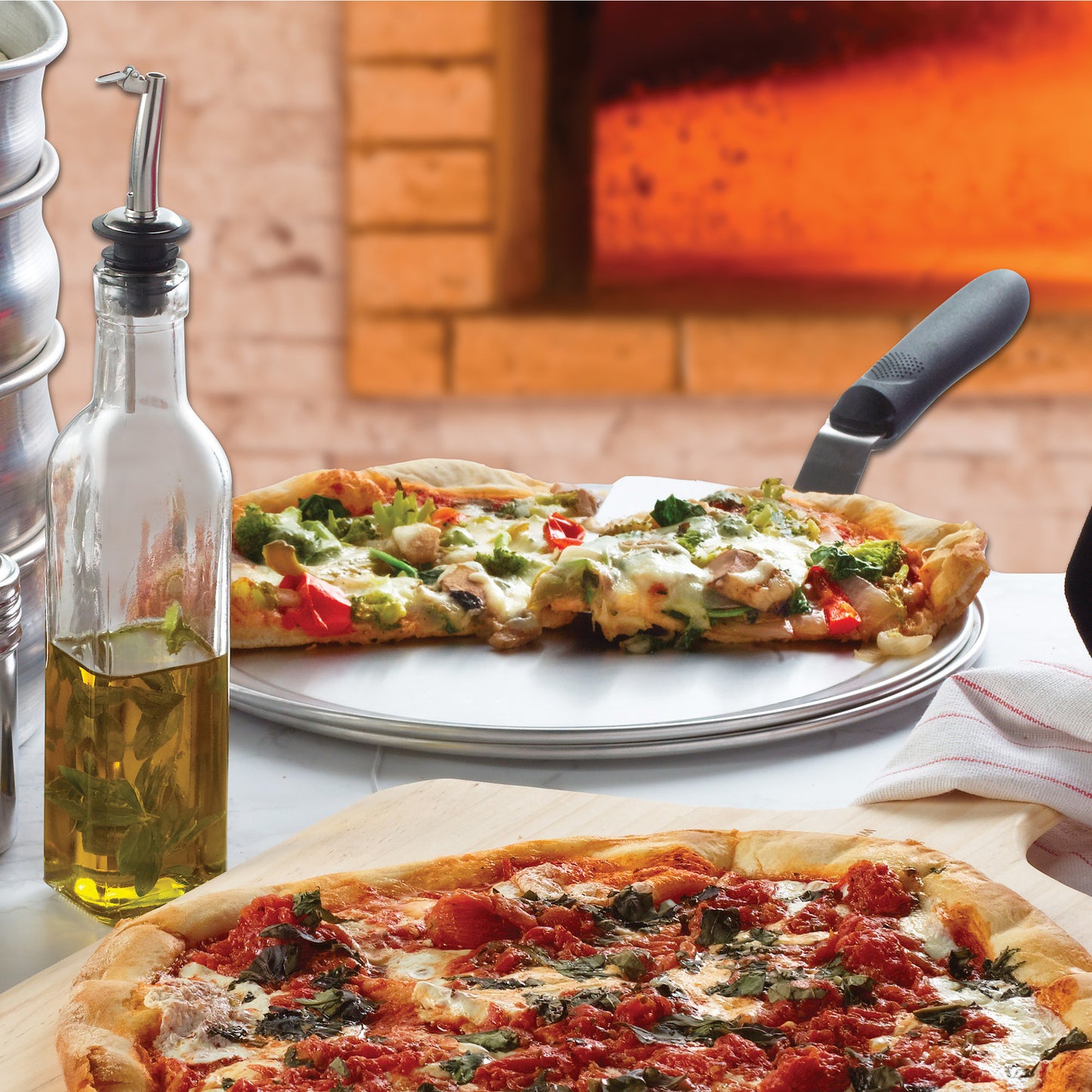 APZT-12 - Aluminum Wide-Rim Pizza Pans - 12"