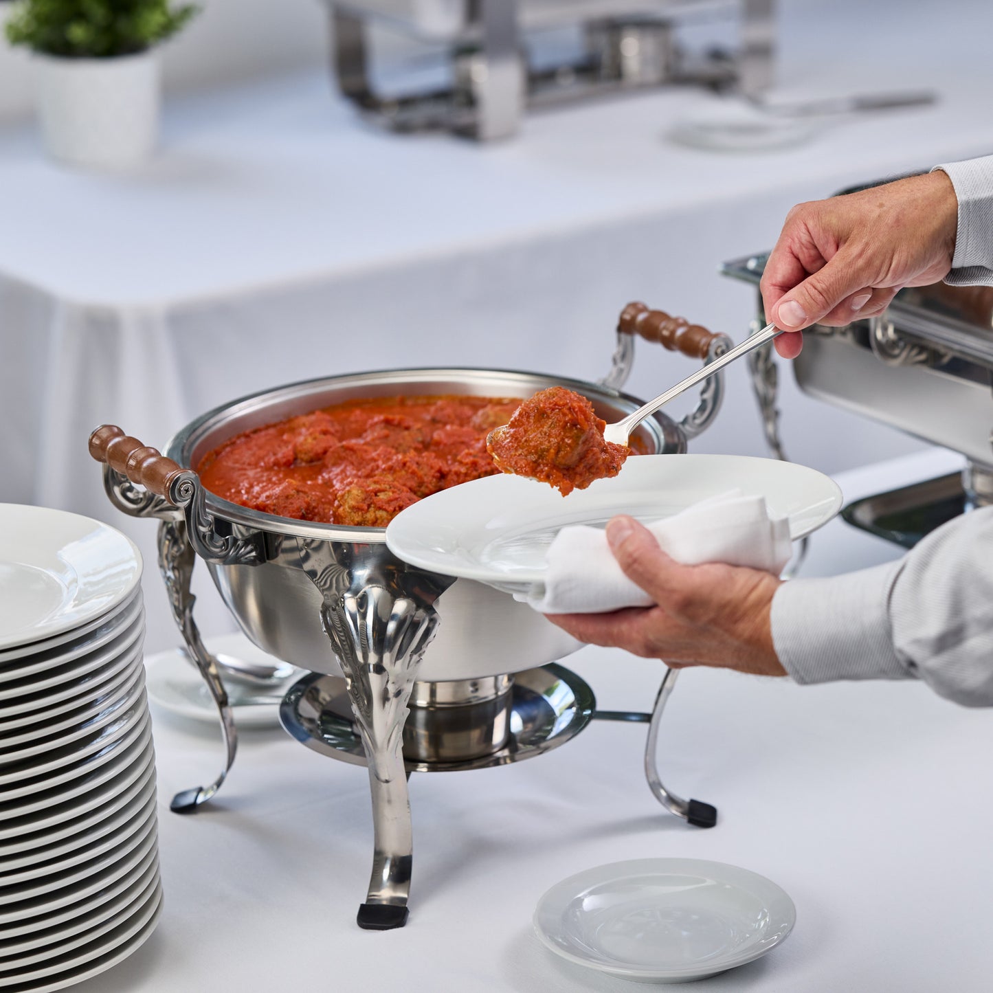 708 - Crown Collection 6 Quart Round Chafer, Medium Weight