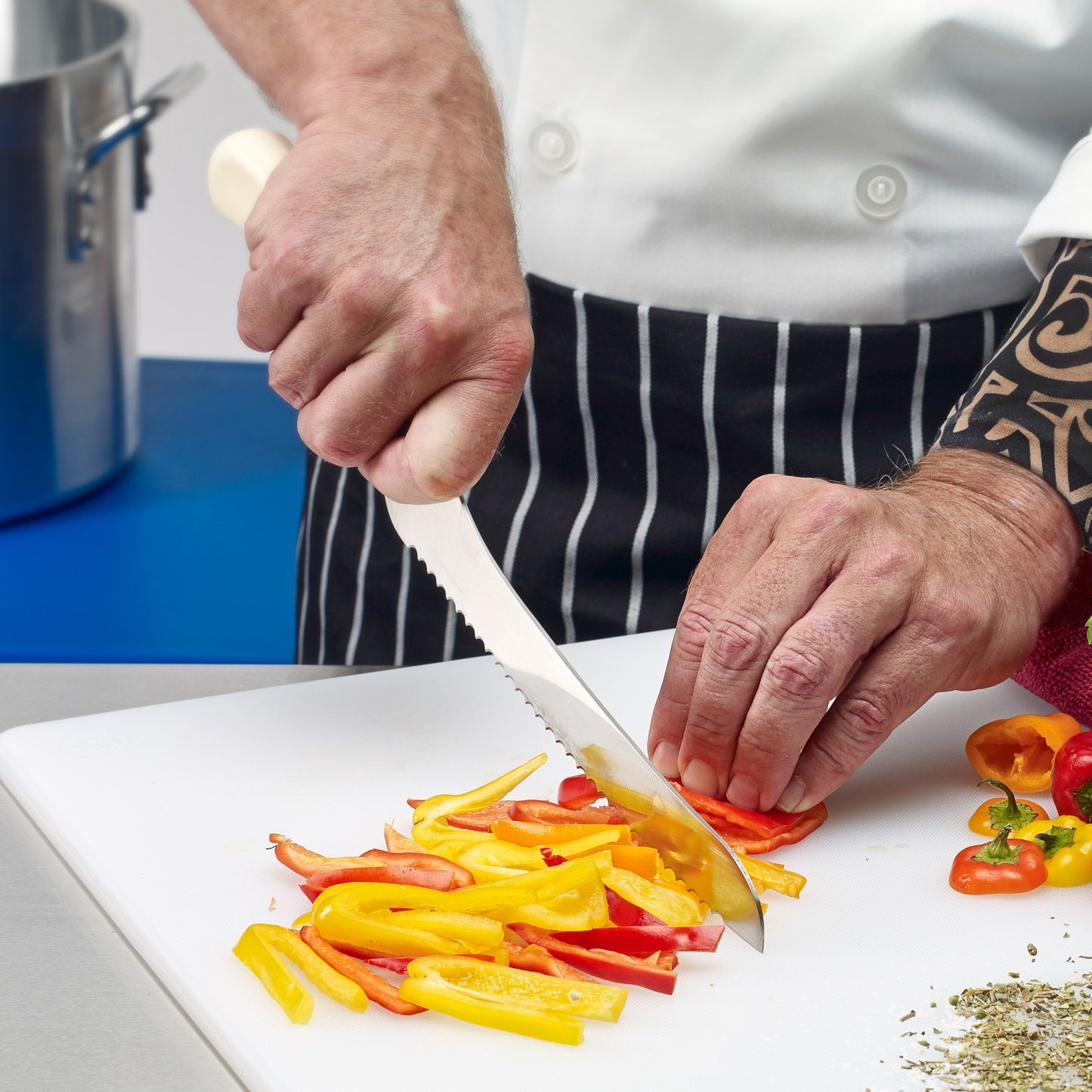 KWP-92 - 9" Bread Knife, White PP Hdl, Offset