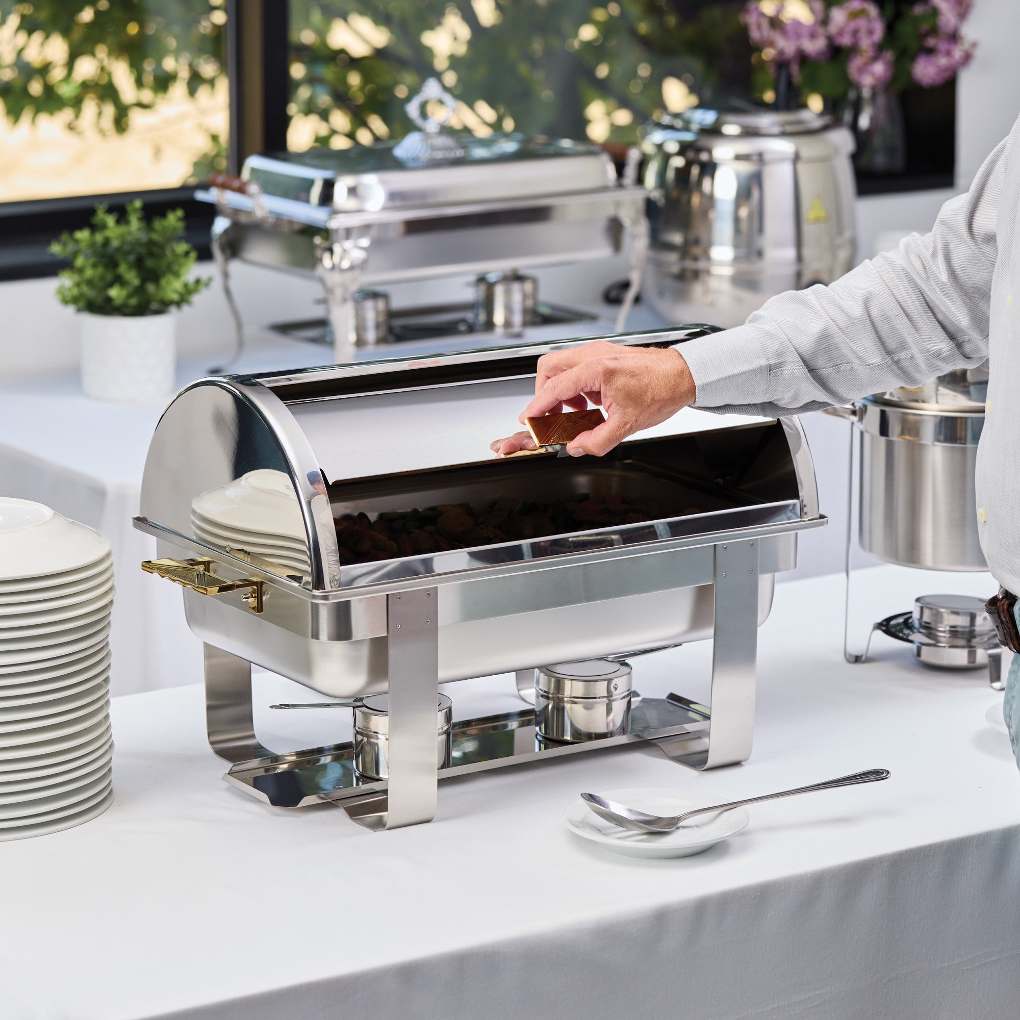 C-5080 - Dallas 8 Quart Chafer, Roll-Top, Stainless Steel – Winco