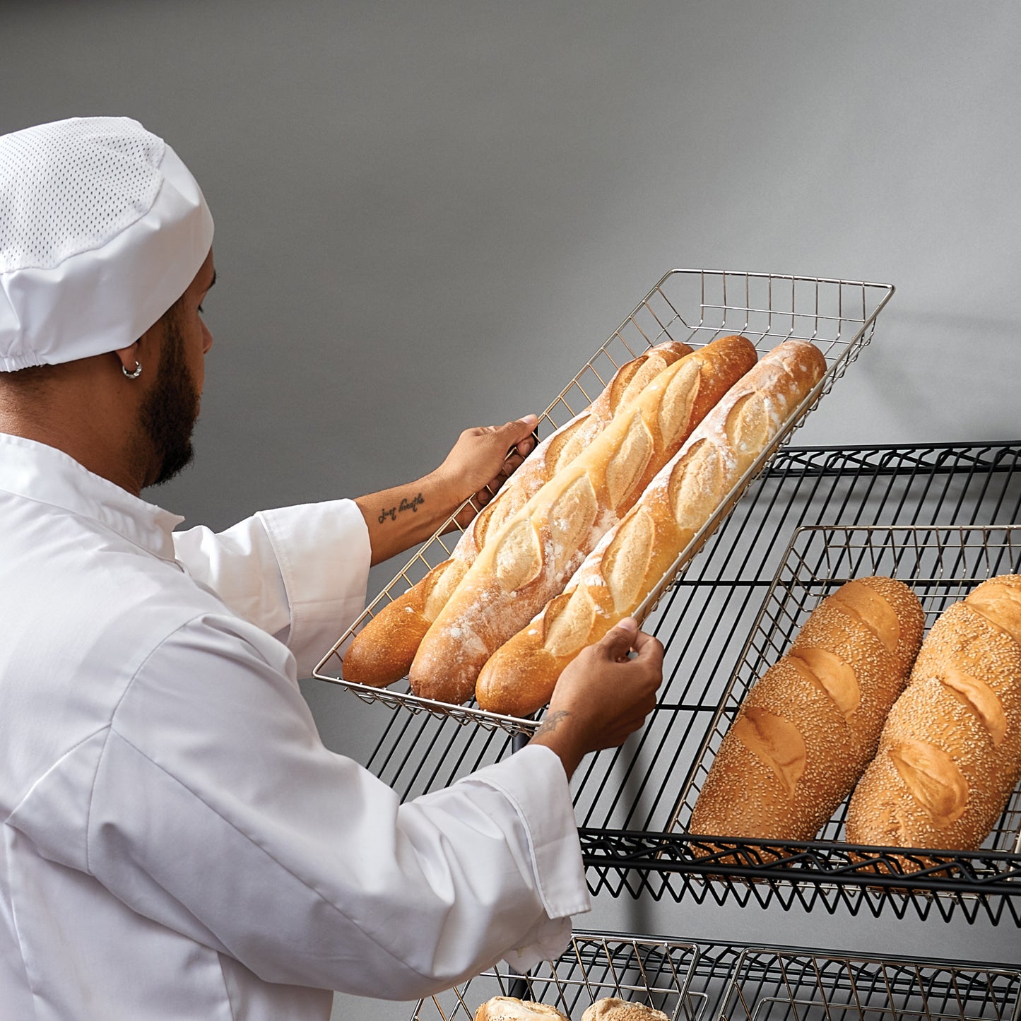 DB-2610 - Bagel / Pastry Basket, 26" x 10" x 2", Wire