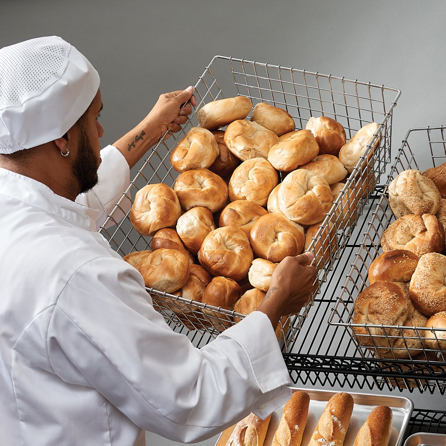 DB-2418 - Bagel / Pastry Basket, 24" x 18" x 8", Wire